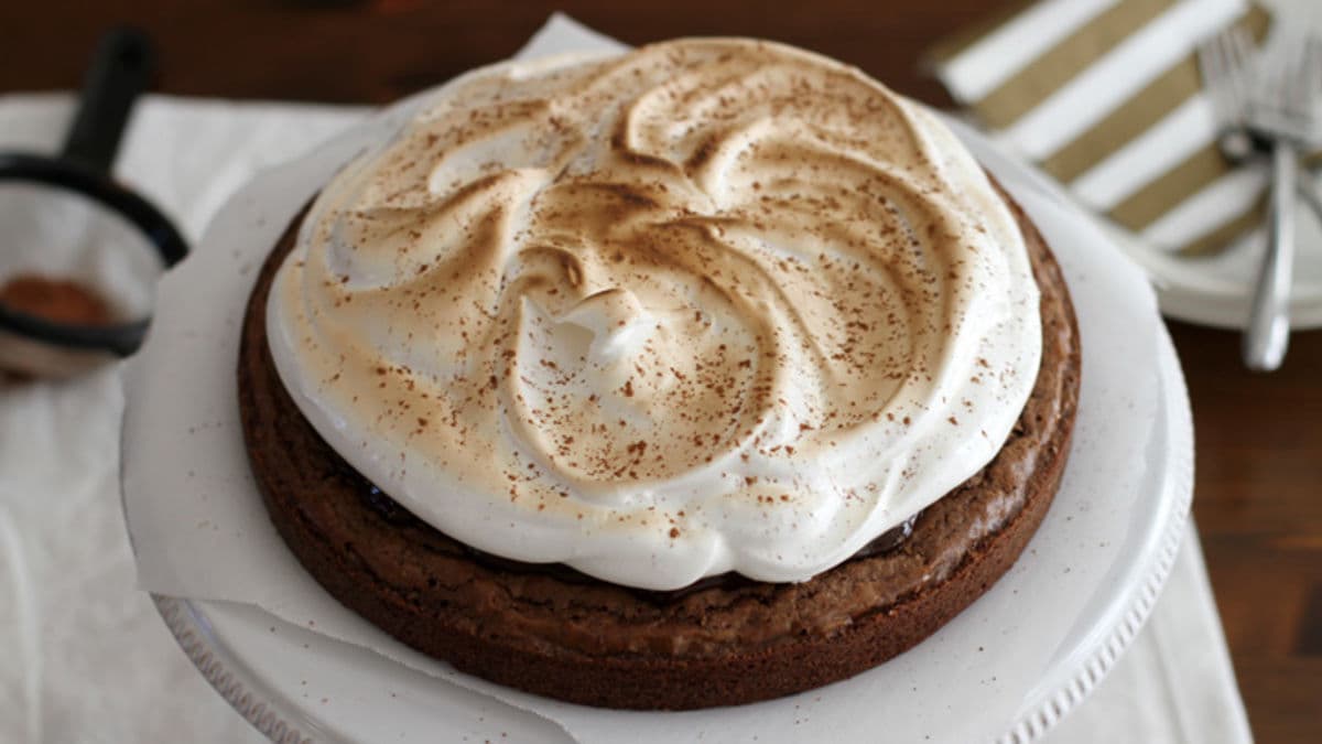 Toasted Marshmallow-Hot Cocoa Brownie Cake